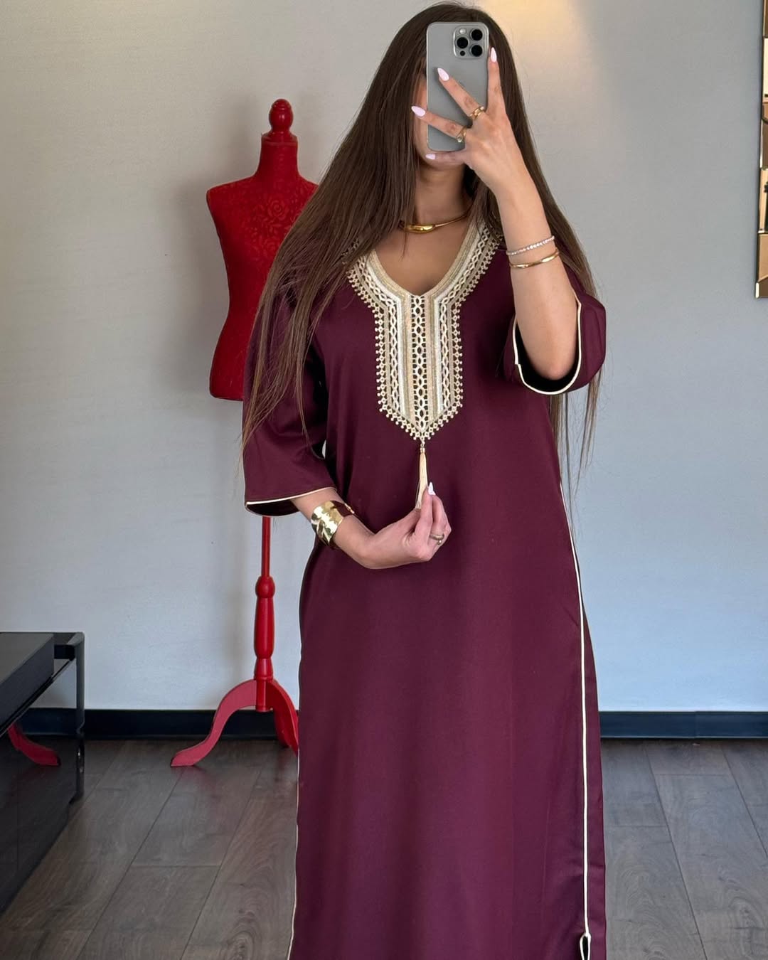 Abaya Chic et Élégante – Confort & Raffinement au Quotidien