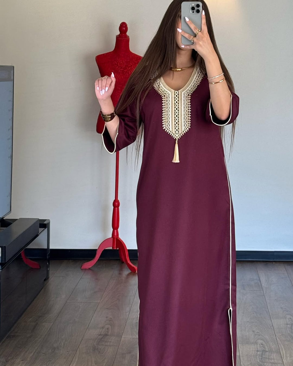 Abaya Chic et Élégante – Confort & Raffinement au Quotidien