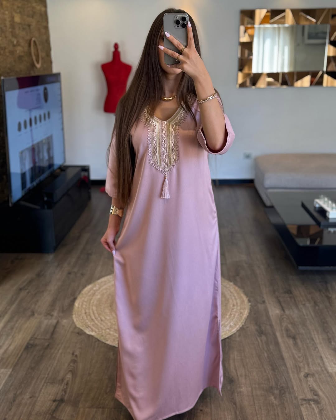 Abaya Chic et Élégante – Confort & Raffinement au Quotidien