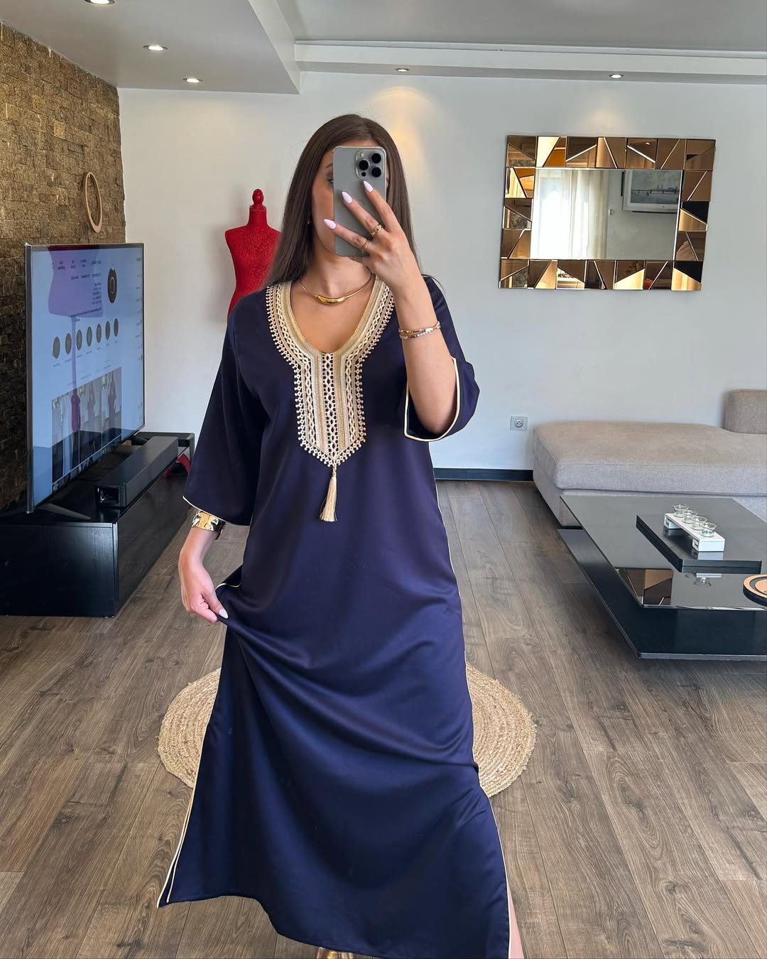 Abaya Chic et Élégante – Confort & Raffinement au Quotidien