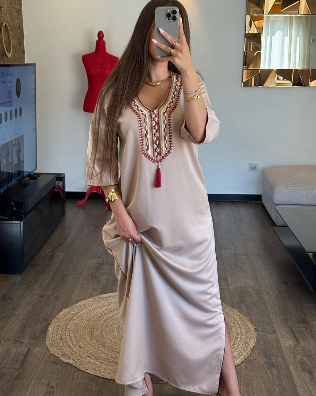 Abaya Chic et Élégante – Confort & Raffinement au Quotidien