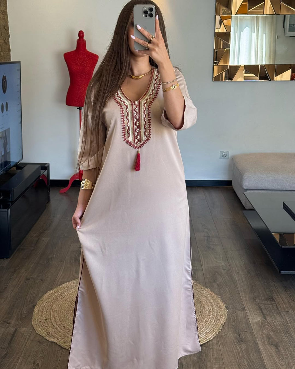 Abaya Chic et Élégante – Confort & Raffinement au Quotidien