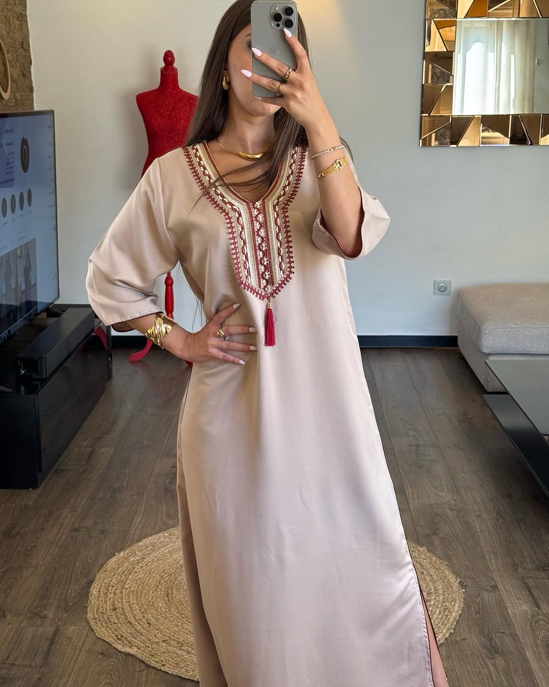 Abaya Chic et Élégante – Confort & Raffinement au Quotidien