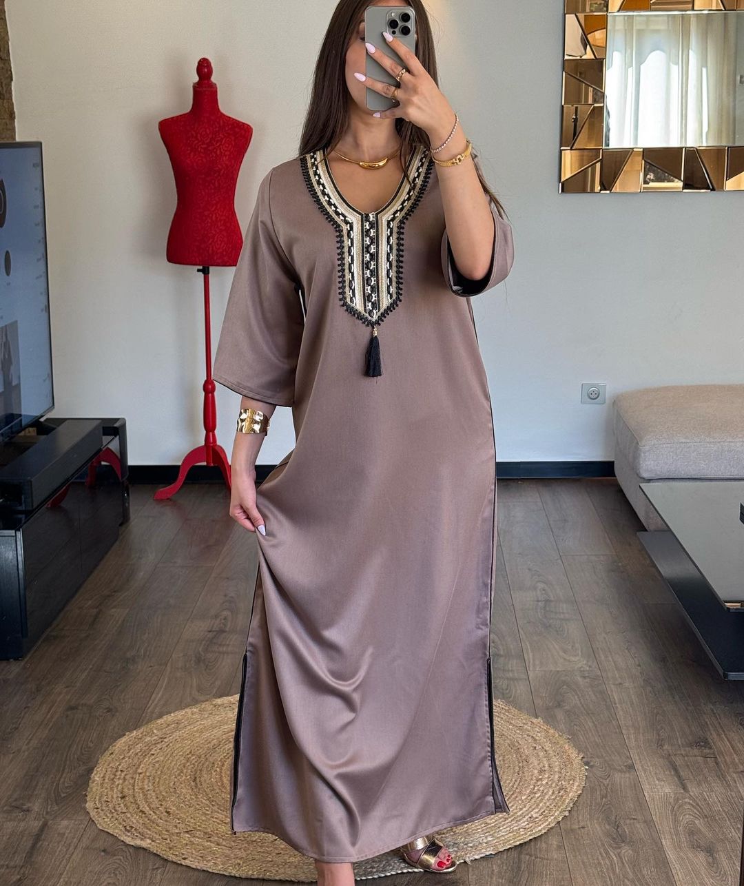 Abaya Chic et Élégante – Confort & Raffinement au Quotidien