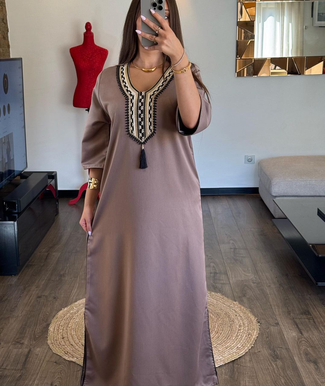 Abaya Chic et Élégante – Confort & Raffinement au Quotidien