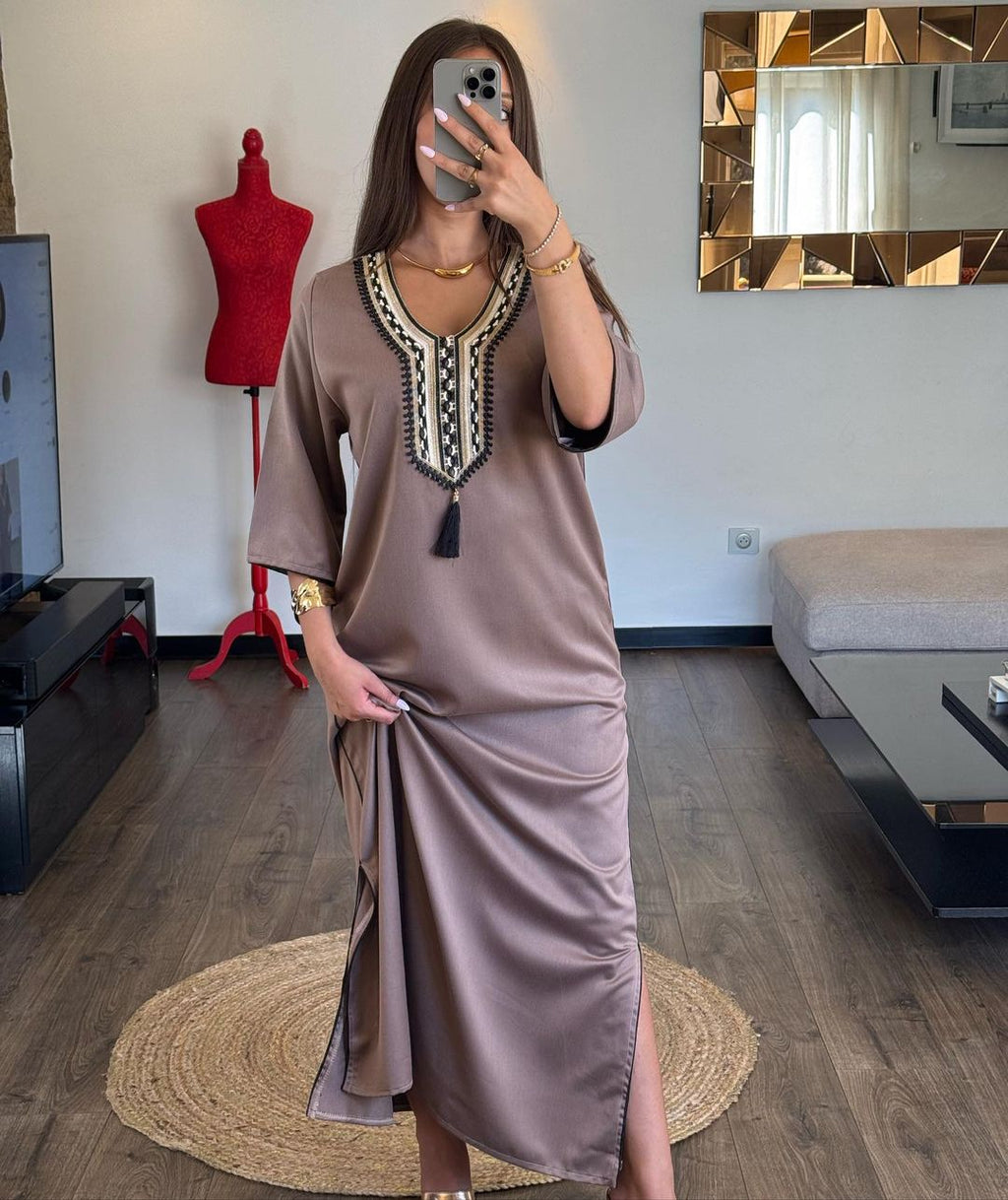 Abaya Chic et Élégante – Confort & Raffinement au Quotidien