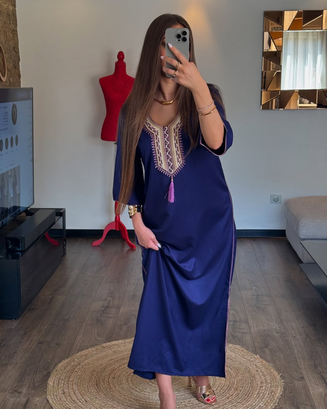 Abaya Chic et Élégante – Confort & Raffinement au Quotidien