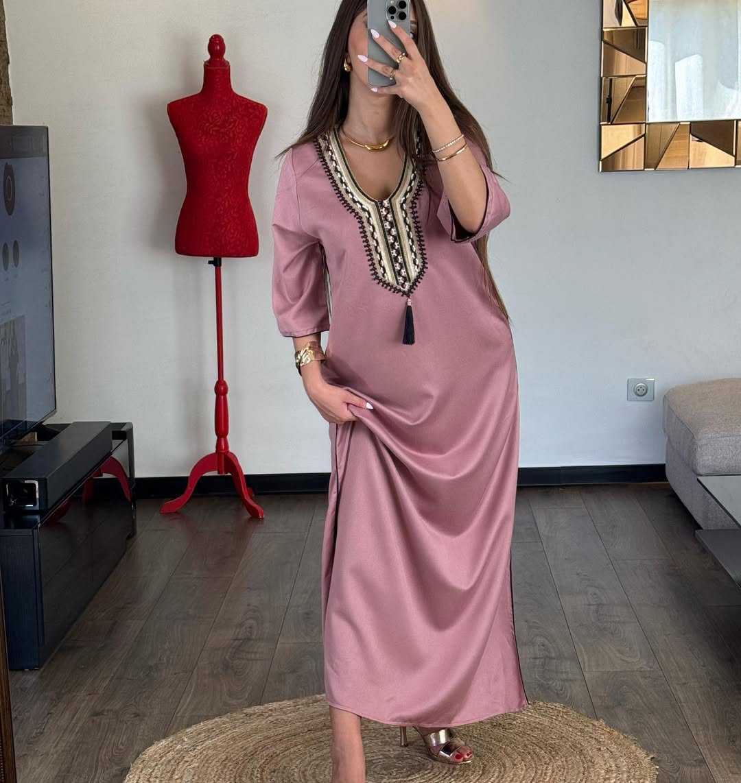 Abaya Chic et Élégante – Confort & Raffinement au Quotidien