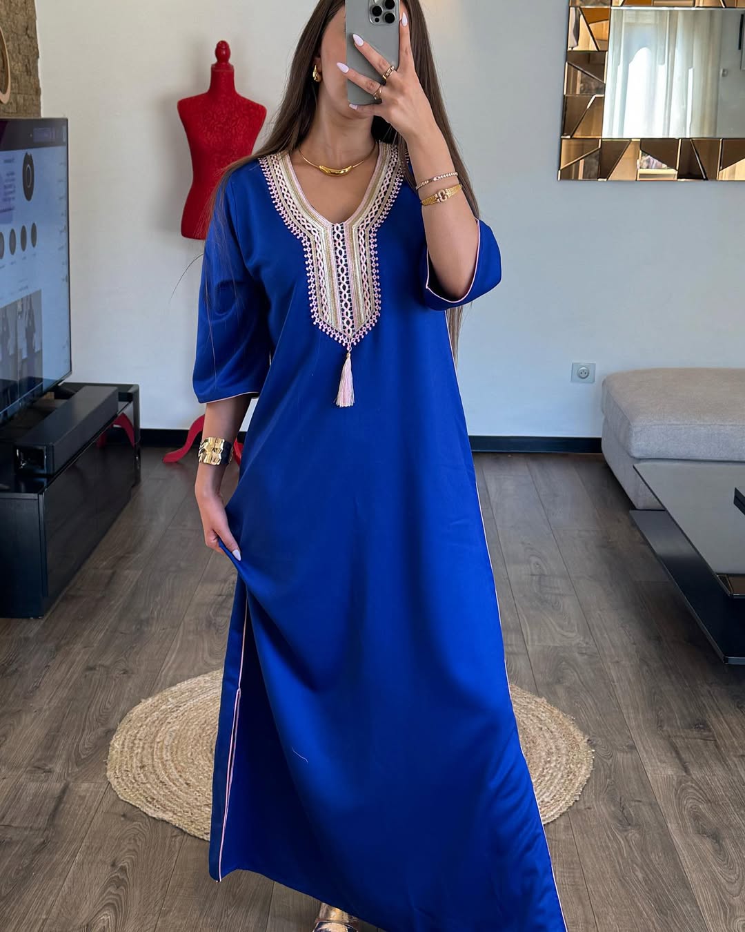 Abaya Chic et Élégante – Confort & Raffinement au Quotidien