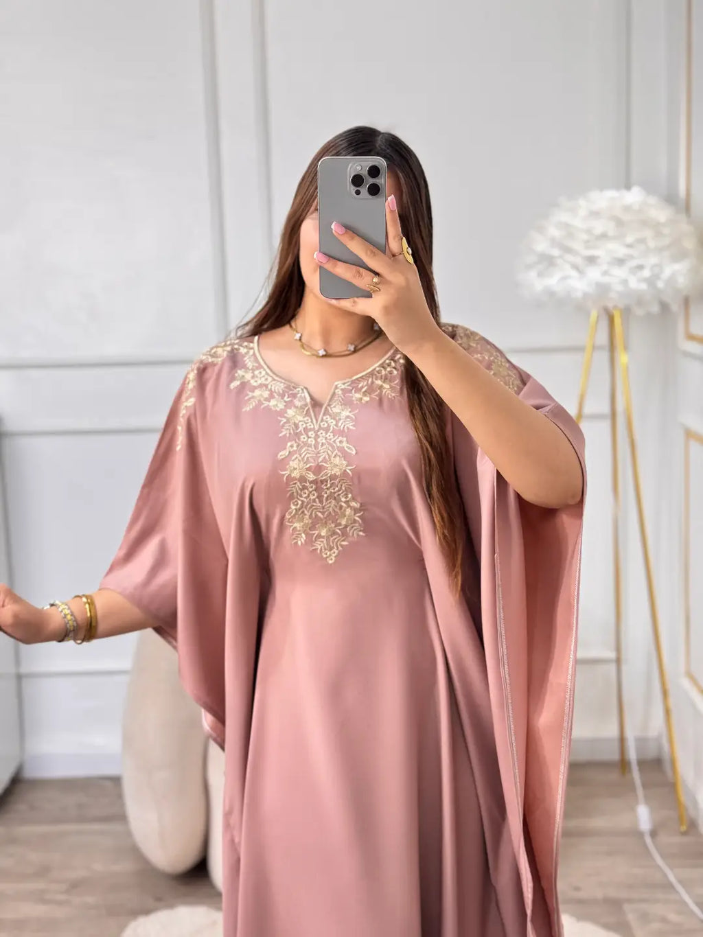 Caftan Sofia – La pièce phare de votre garde-robe élégante
