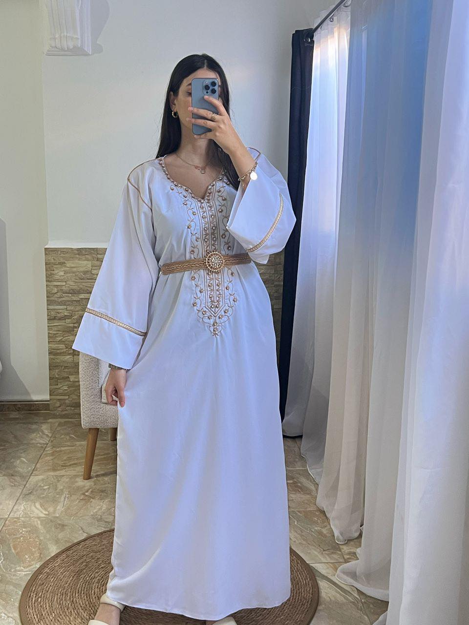 ✨ Élégance Orientale – Abaya brodée en Crêpe Luxe ✨