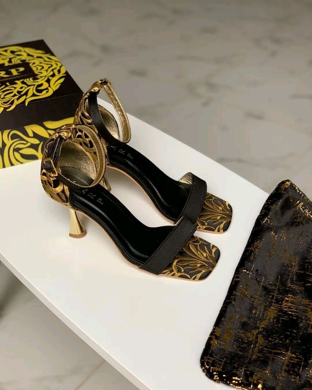 ✨ Élégance artisanale au bout des pieds ✨