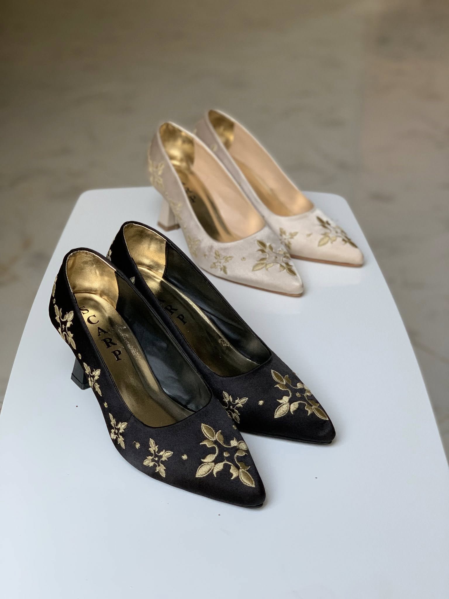 ✨ Élégance intemporelle – Escarpins brodés Mejboud ✨