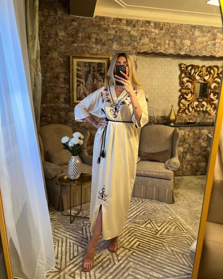 Robe Kabyle Élégance Ivoire – Tradition & Modernité Réunies