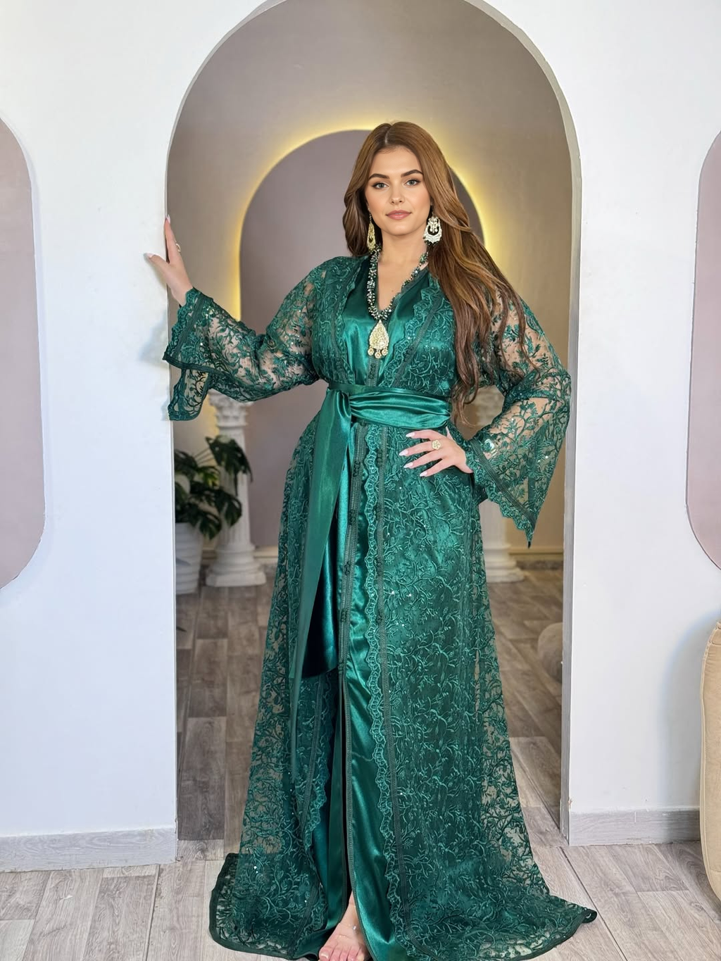 🌿 Caftan Vert Émeraude – Élégance et Mystère 🌿