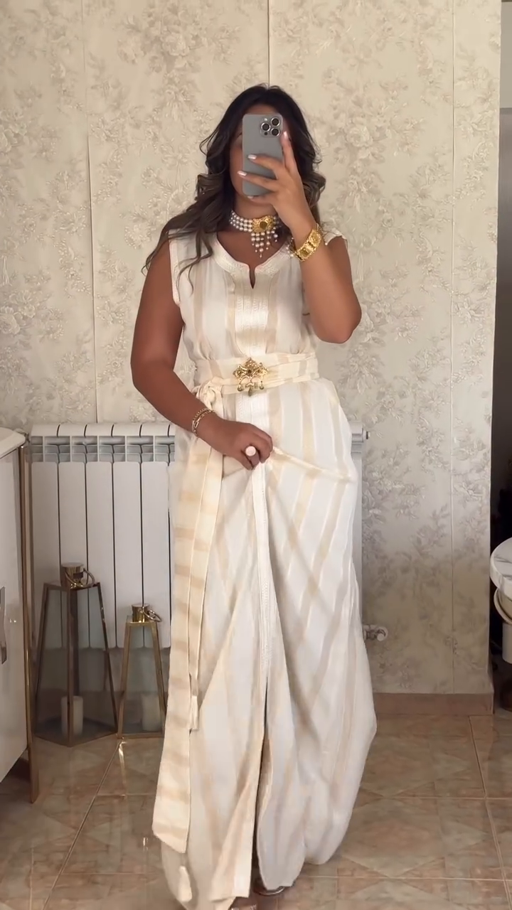 ✨ Caftan Nedjma Sable Doré – Harmonie et raffinement intemporel ✨