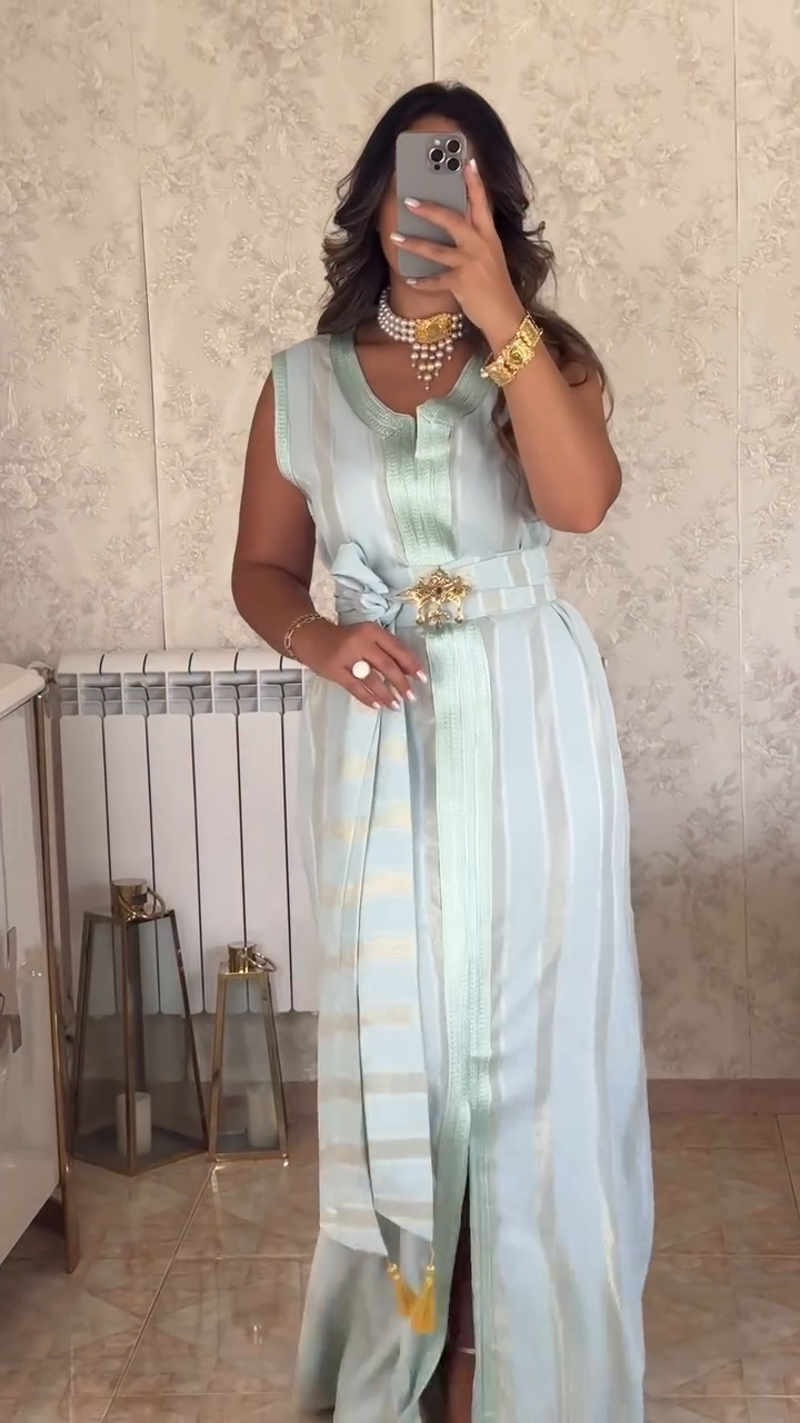 ✨ Caftan Nedjma Bleu Céleste – Élégance et modernité revisitées ✨