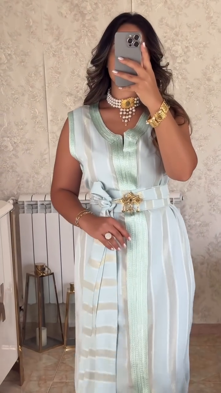 ✨ Caftan Nedjma Bleu Céleste – Élégance et modernité revisitées ✨