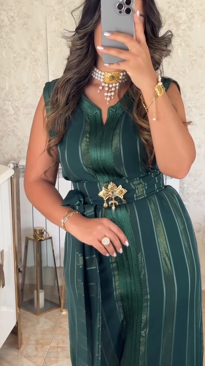 ✨ Caftan Nedjma Vert Émeraude – Élégance et modernité intemporelles ✨