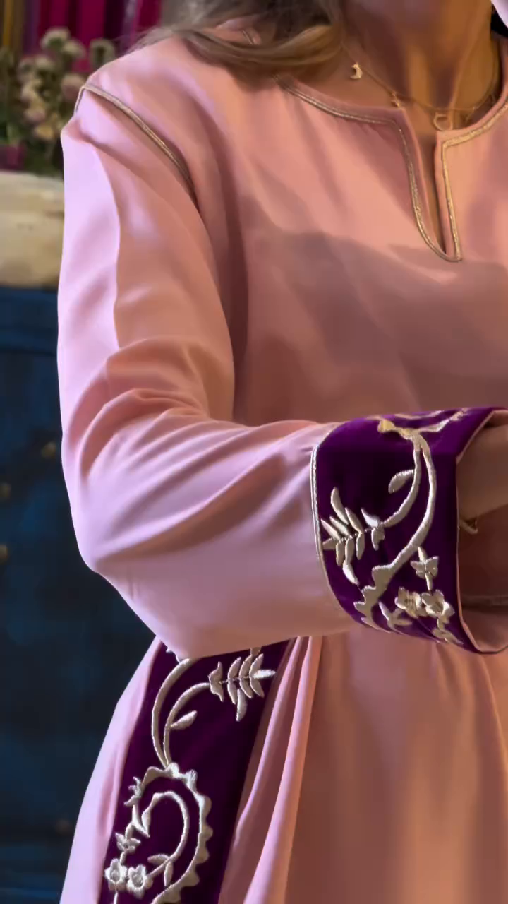 🌸 Caftan Rose – Douceur, Élégance &amp; Raffinement 🌸