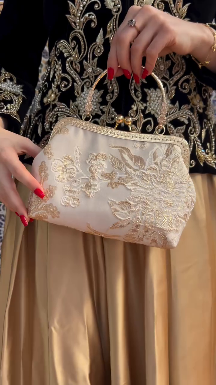 ✨ Sac en Brocard Doré & Ivoire – Élégance Intemporelle ✨
