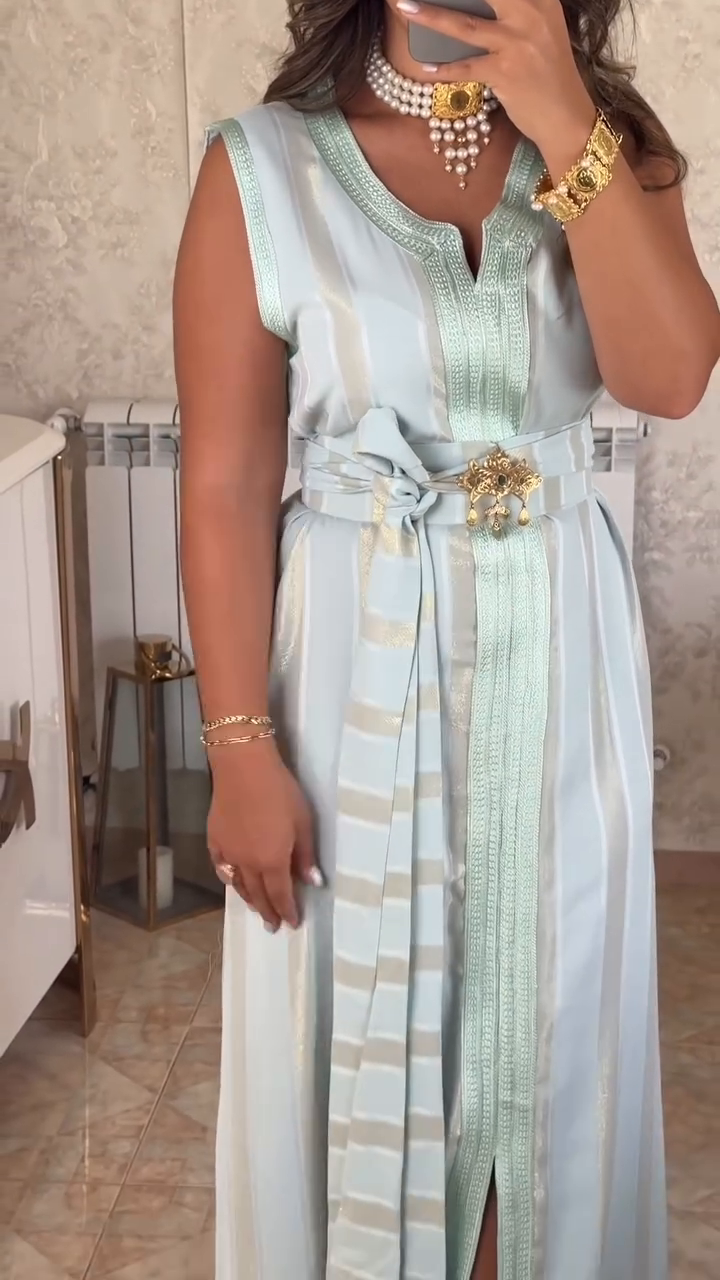 ✨ Caftan Nedjma Bleu Céleste – Élégance et modernité revisitées ✨