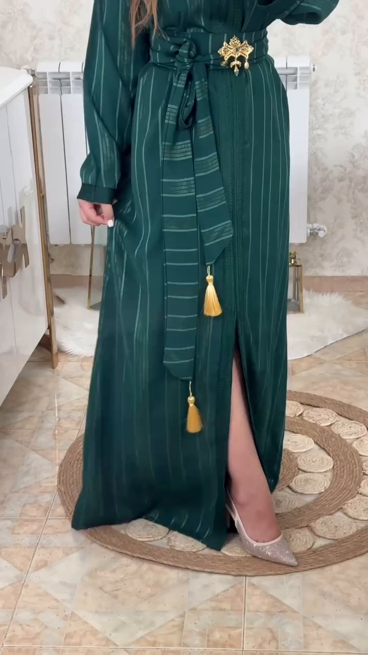✨ Caftan Nedjma Vert Émeraude – Élégance et modernité intemporelles ✨
