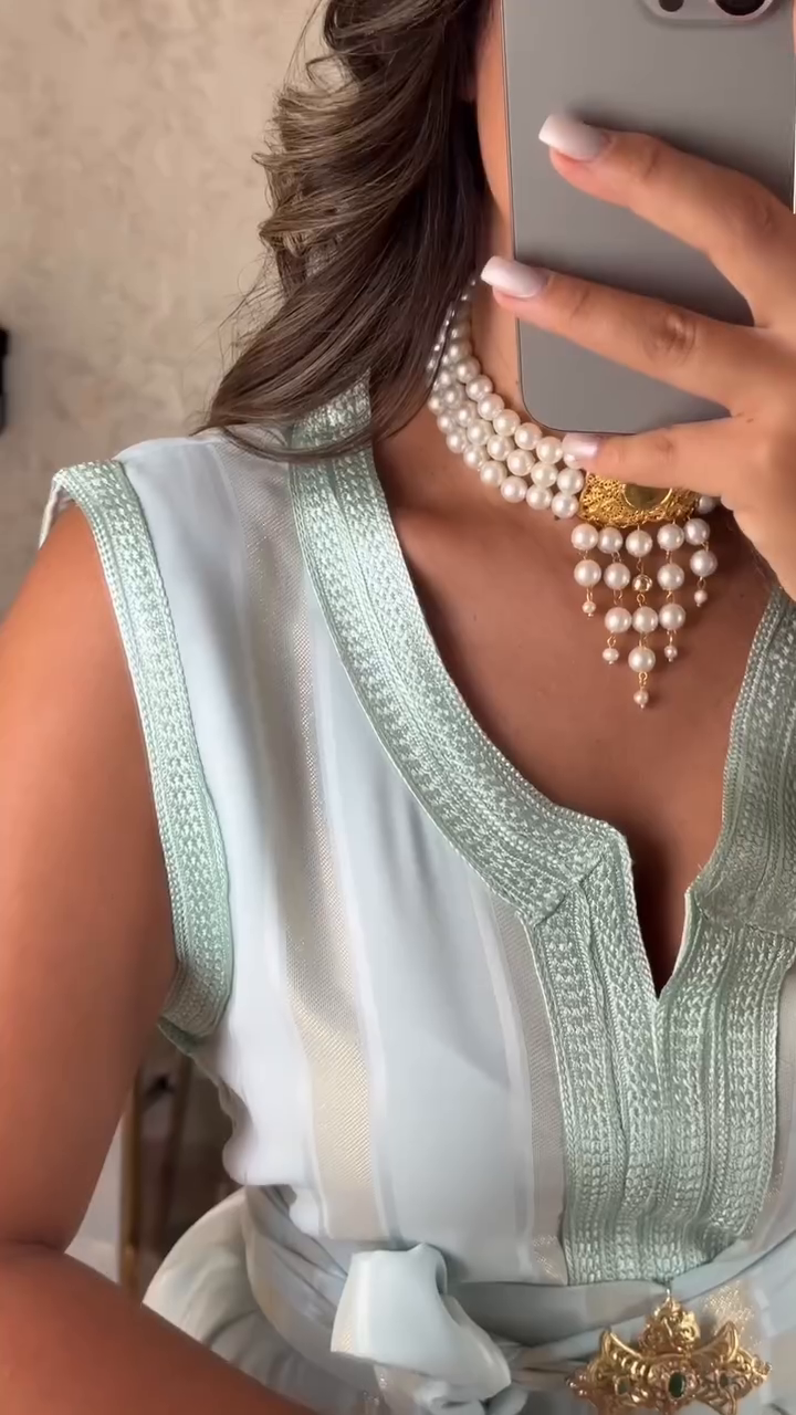 ✨ Caftan Nedjma Bleu Céleste – Élégance et modernité revisitées ✨