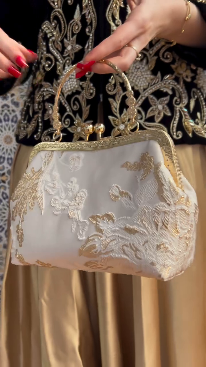 ✨ Sac en Brocard Doré & Ivoire – Élégance Intemporelle ✨