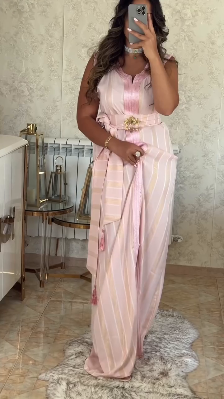 🌸 Caftan Nedjma – Rose poudré & éclat doré 🌸