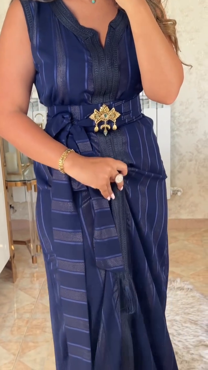 💙 Caftan Nedjma Bleu Nuit – La Nuit, la Noblesse, l’Éclat