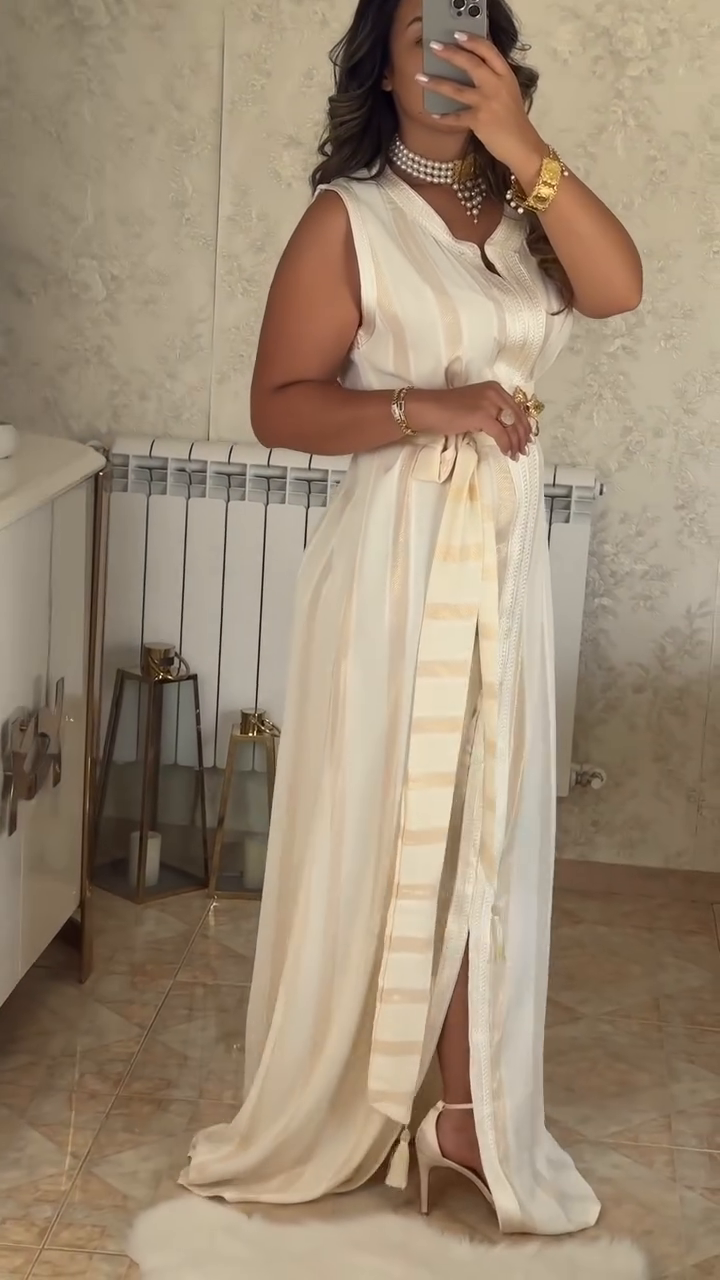 ✨ Caftan Nedjma Sable Doré – Harmonie et raffinement intemporel ✨