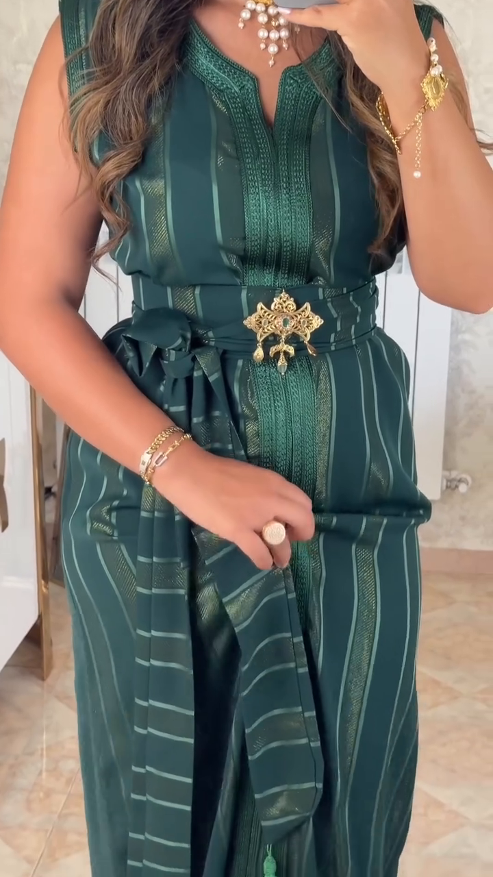 ✨ Caftan Nedjma Vert Émeraude – Élégance et modernité intemporelles ✨