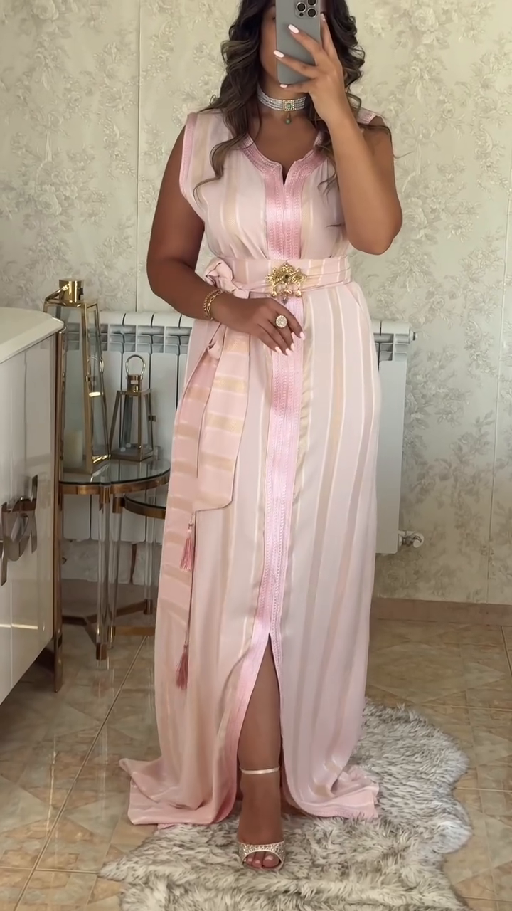 🌸 Caftan Nedjma – Rose poudré & éclat doré 🌸