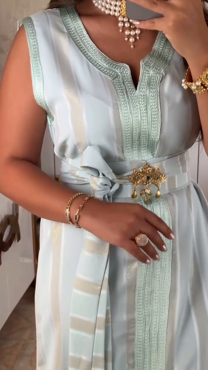 ✨ Caftan Nedjma Bleu Céleste – Élégance et modernité revisitées ✨