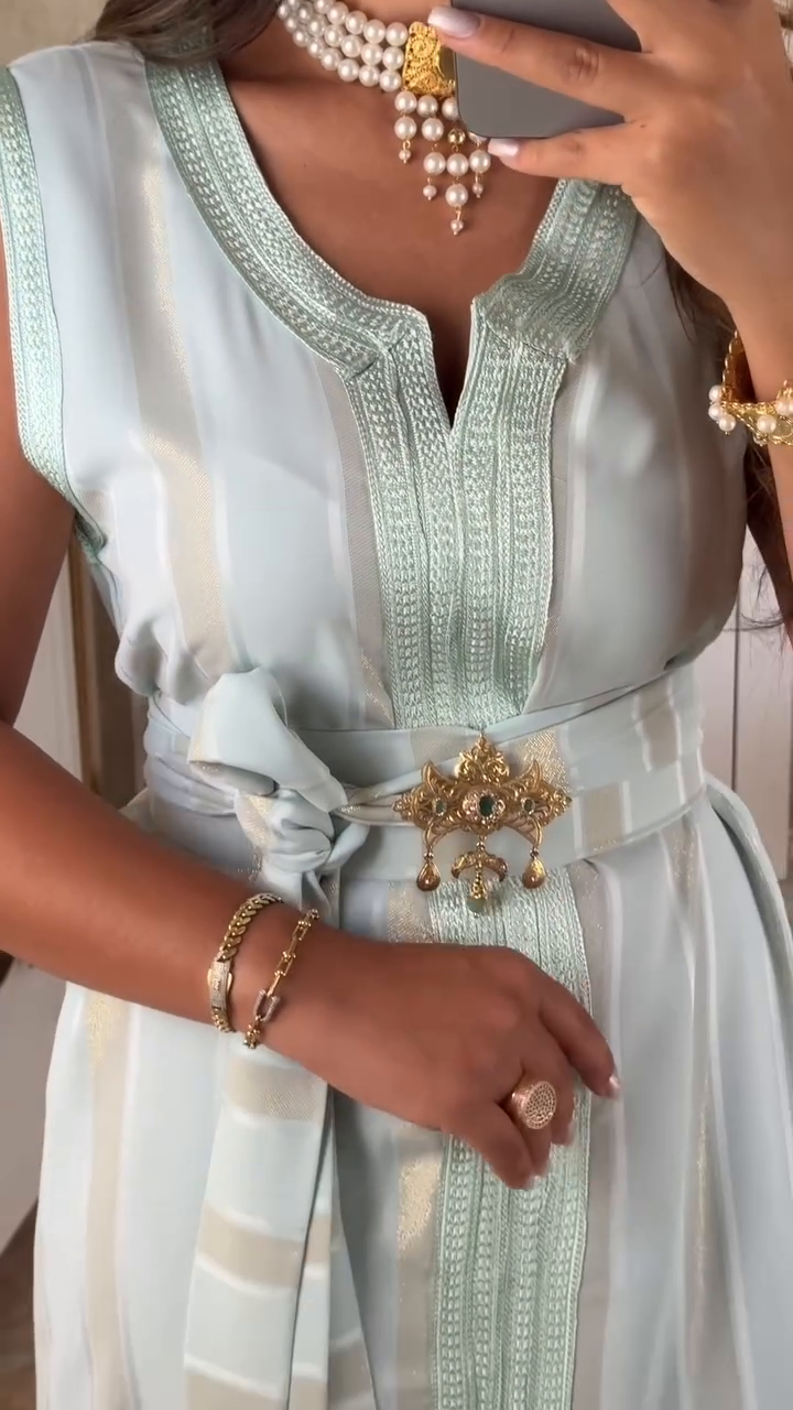 ✨ Caftan Nedjma Bleu Céleste – Élégance et modernité revisitées ✨