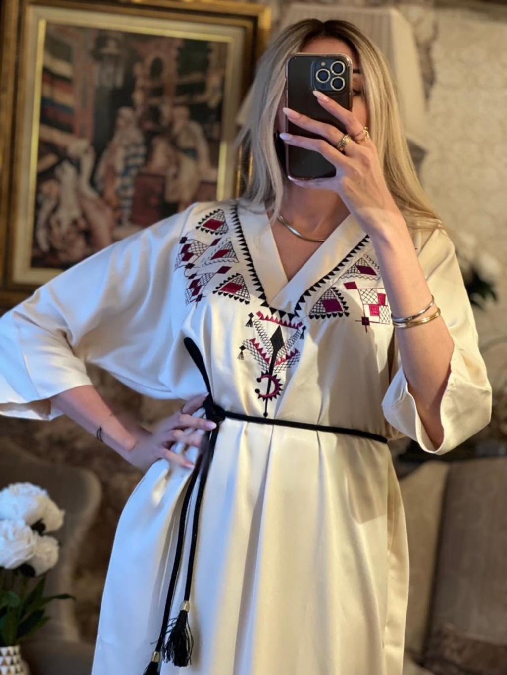 Robe Kabyle Élégance Ivoire – Tradition & Modernité Réunies