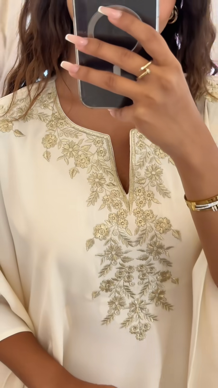 Caftan Sofia – La pièce phare de votre garde-robe élégante