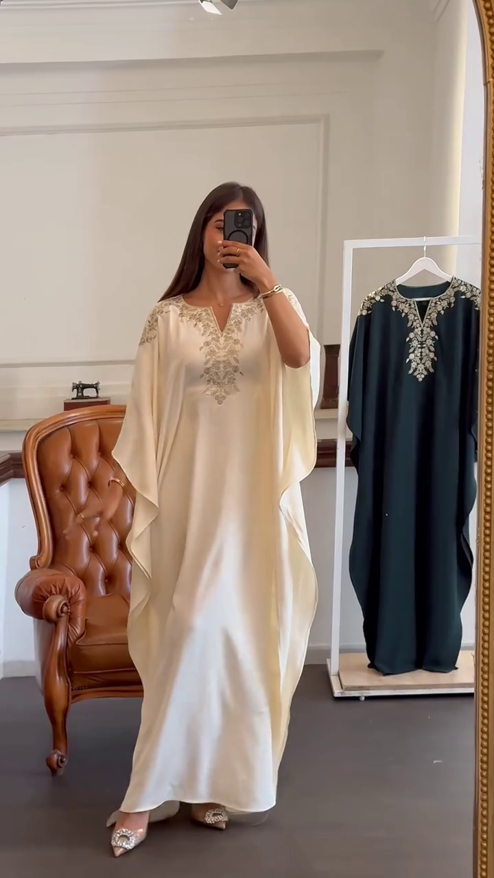 Caftan Sofia – La pièce phare de votre garde-robe élégante
